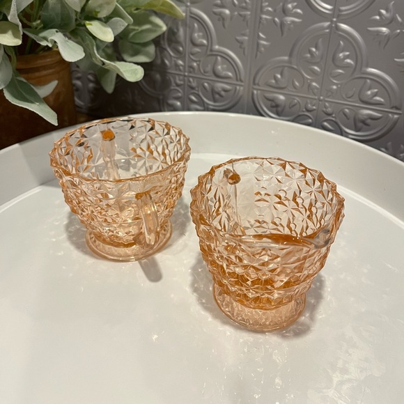 🩷 Beautiful vintage pink depression glass cream and sugar set - Picture 5 of 10